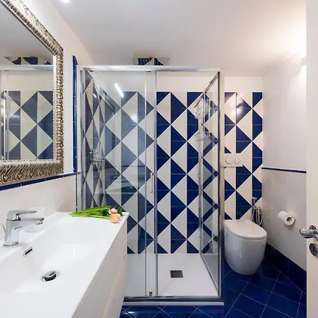 Ferienhaus Casa Annalu' In The Historic Center Of With 90 Steps And Sea View