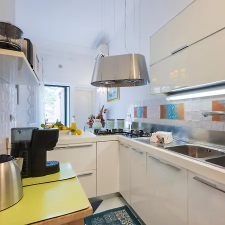 Ferienhaus Casa Annalu' In The Historic Center Of With 90 Steps And Sea View *