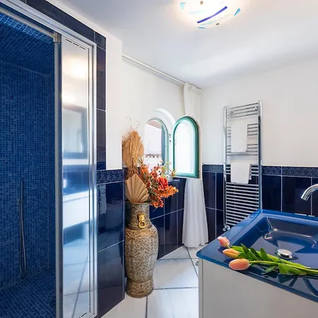 Nyaraló Casa Annalu' In The Historic Center Of With 90 Steps And Sea View