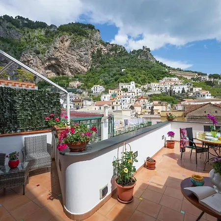 Ferienhaus Casa Annalu' In The Historic Center Of With 90 Steps And Sea View Amalfi